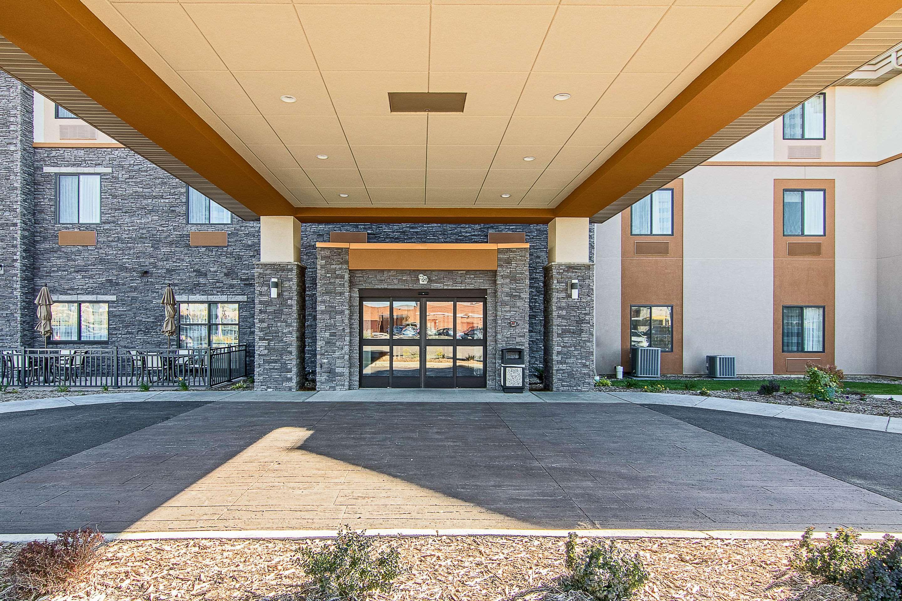 Sleep Inn & Suites West-Near Medical Center Rochester Exterior photo